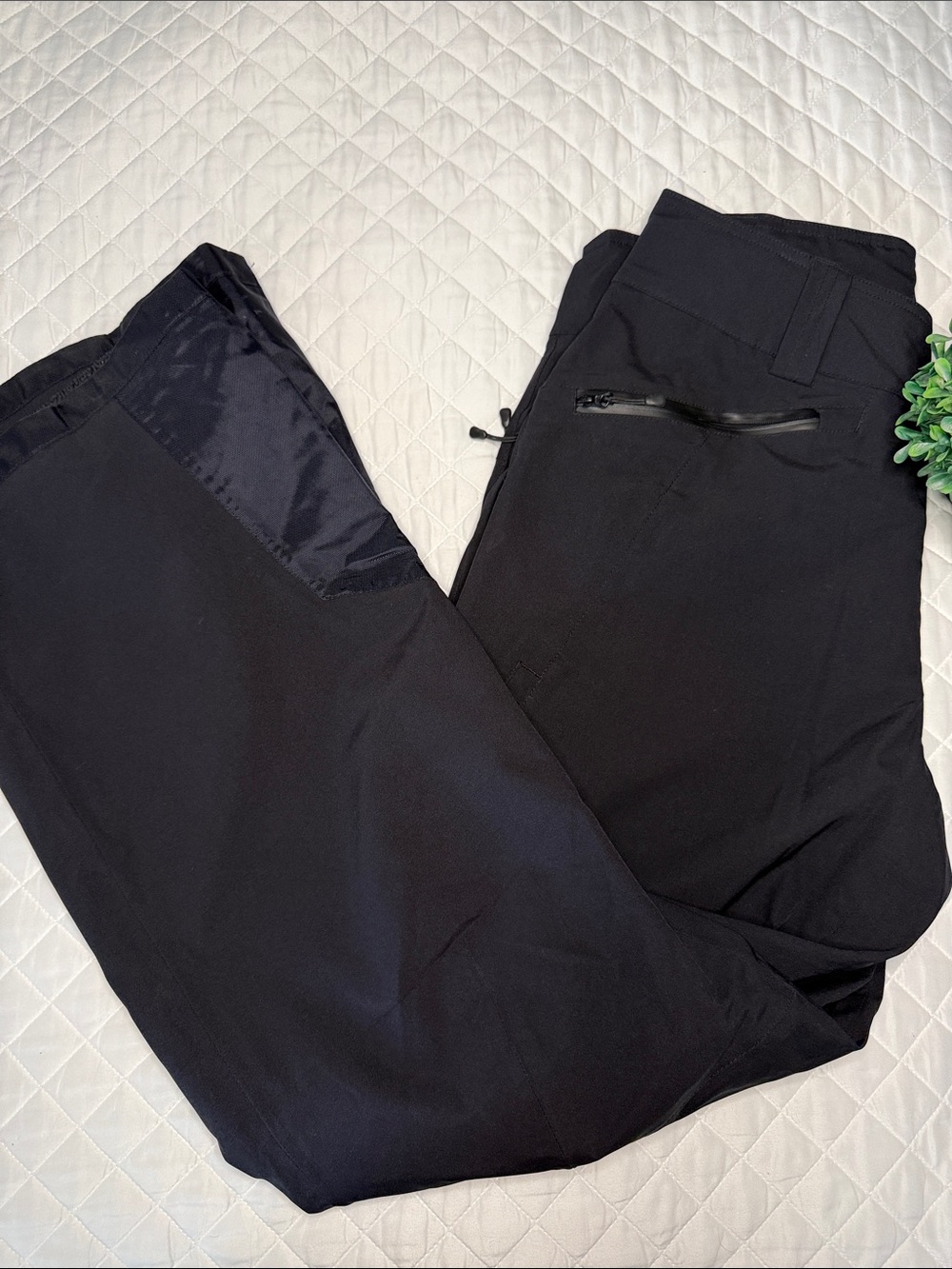 Body Glove Snow Technology Black Snowboarding / ski Pants with Zip Pockets